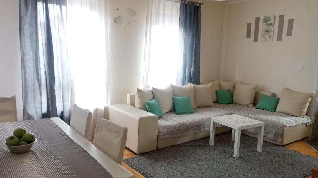 Apartman Gana Altina Lux Belgrado Buitenkant foto