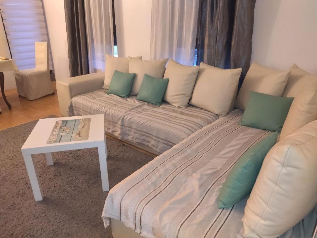 Apartman Gana Altina Lux Belgrado Buitenkant foto